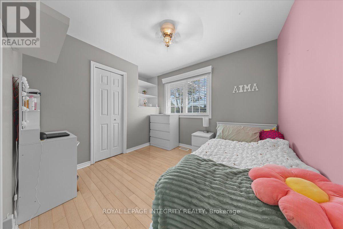 3073 Old Montreal Road Property Photo 20
