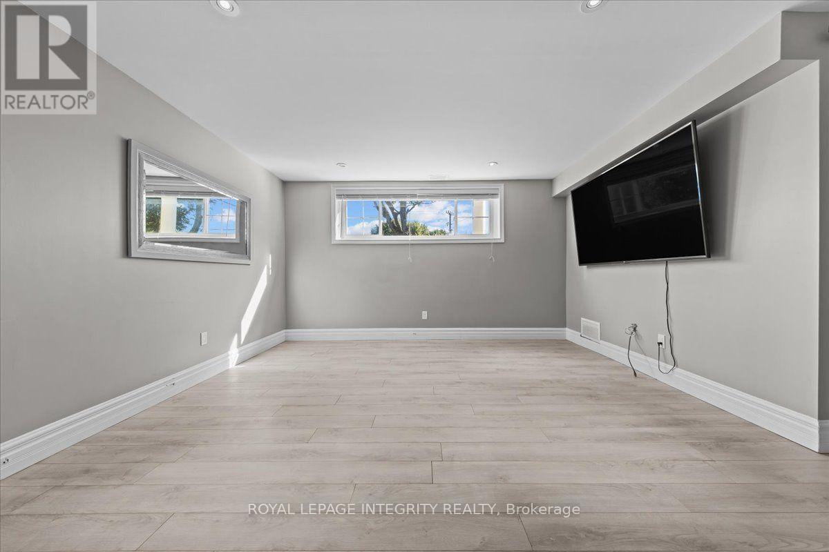 3073 Old Montreal Road Property Photo 23