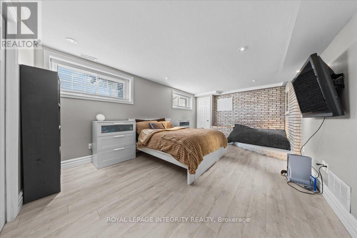 3073 Old Montreal Road Property Photo 26