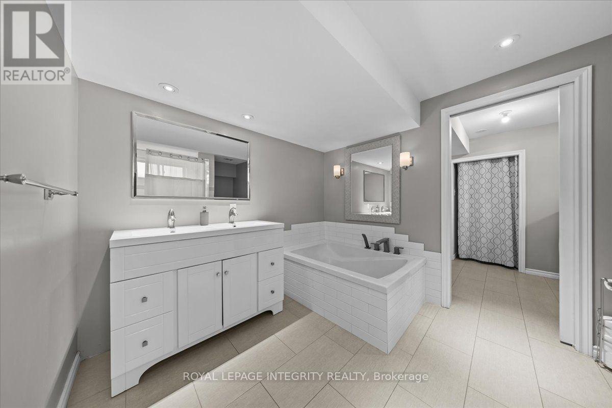 3073 Old Montreal Road Property Photo 28