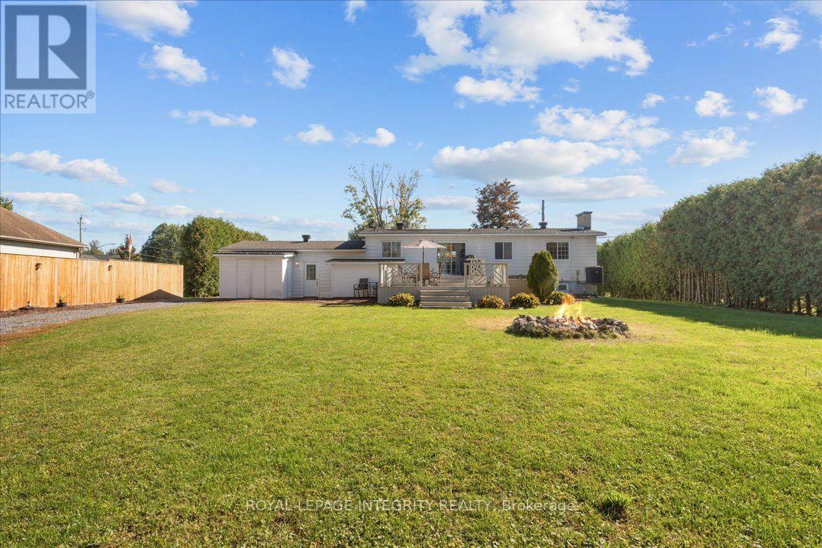 3073 Old Montreal Road Property Photo 40