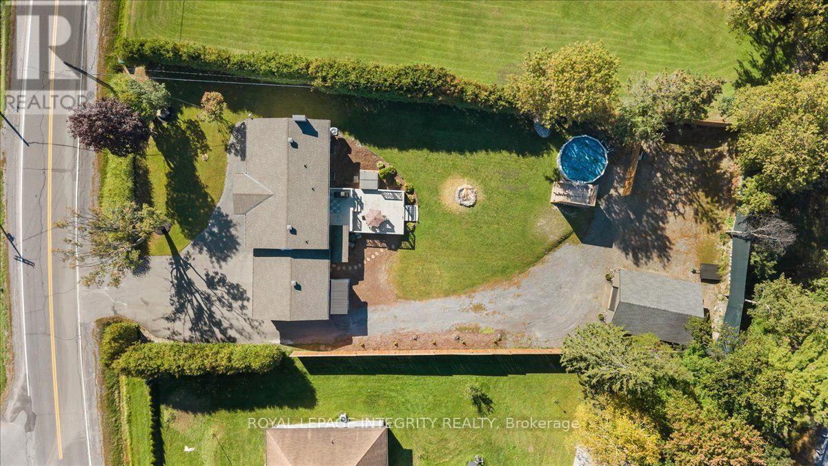 3073 Old Montreal Road Property Photo 44