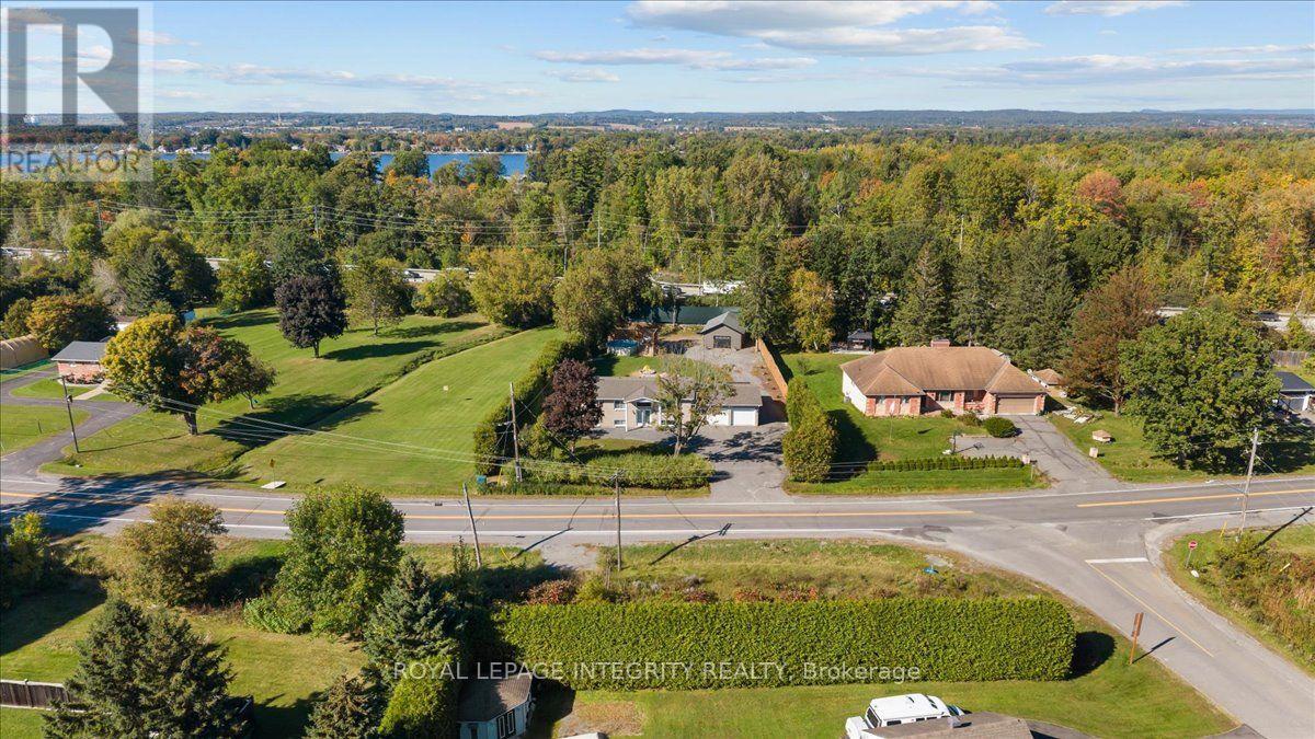 3073 Old Montreal Road Property Photo 45