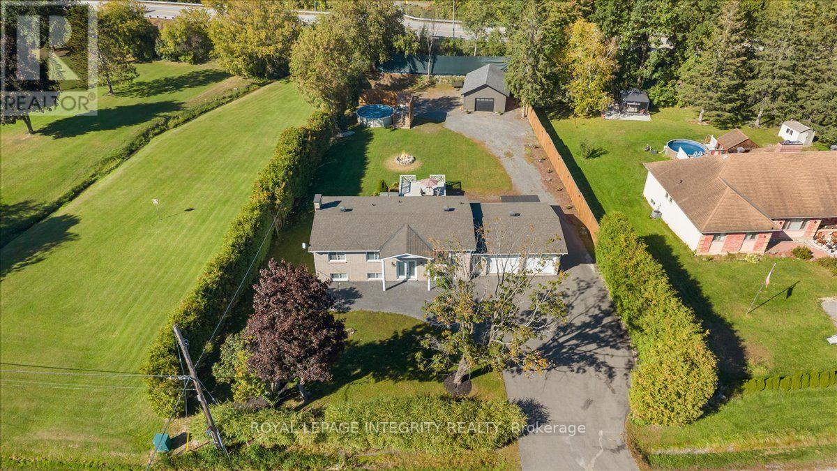 3073 Old Montreal Road Property Photo 46