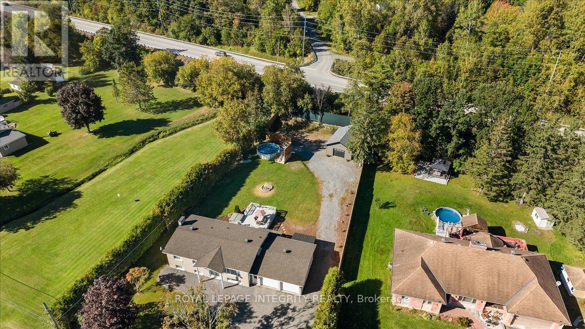 3073 Old Montreal Road Property Photo 47