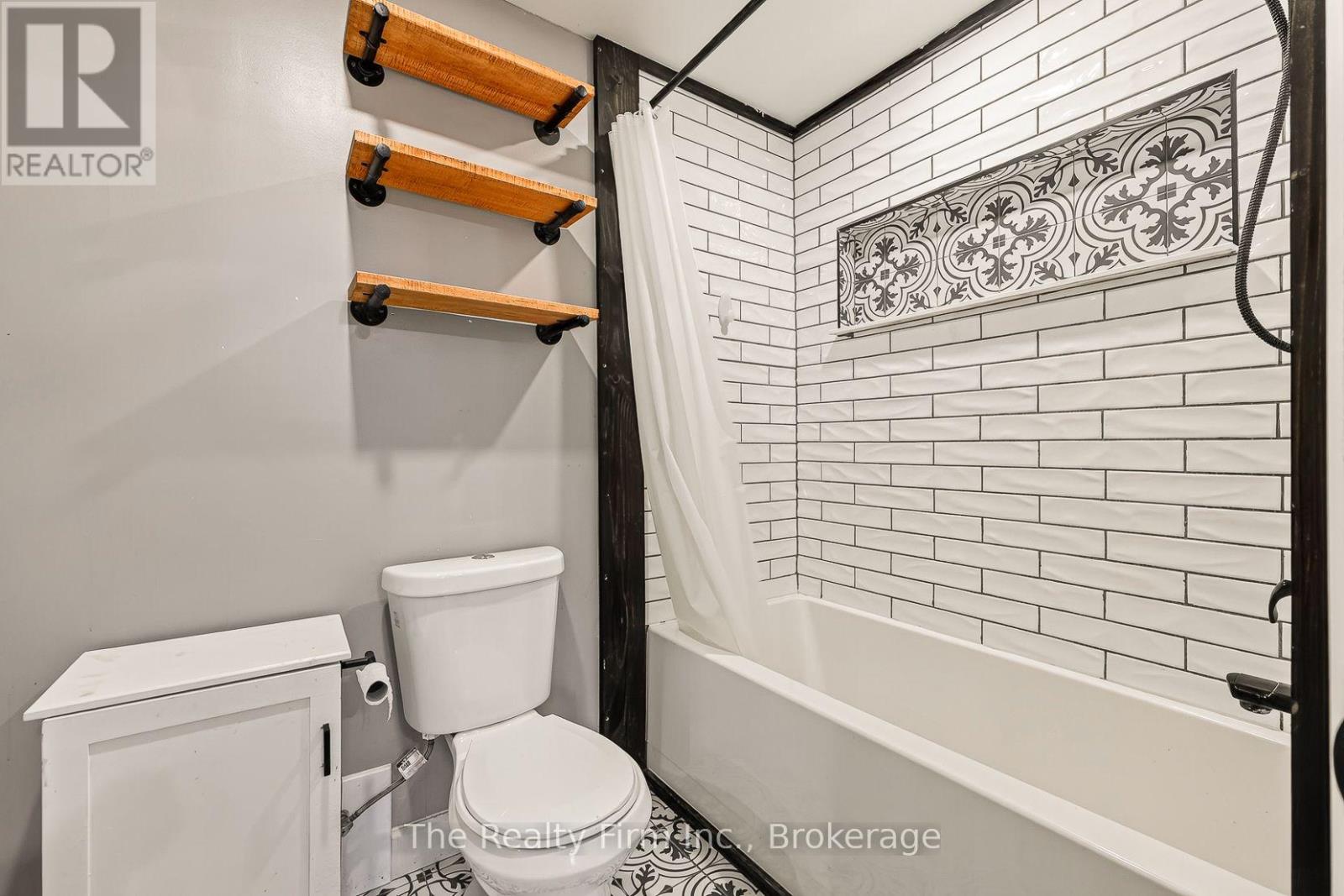 141 Blandford Street Property Photo 26
