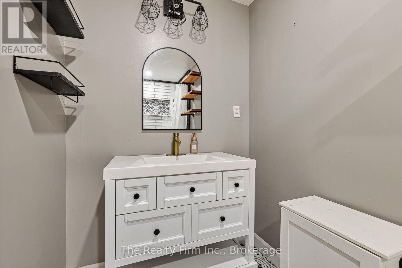 141 Blandford Street Property Photo 27