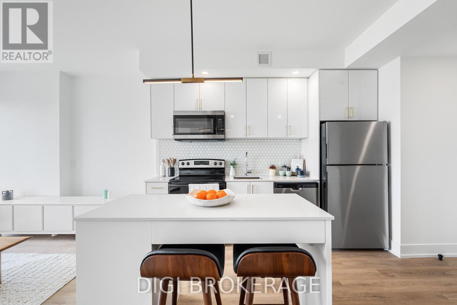 1605 - 2070 Scott Street Property Photo 9
