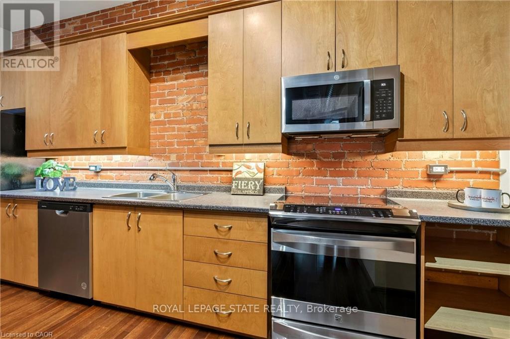 13 - 357 Hunter Street W Property Photo 11