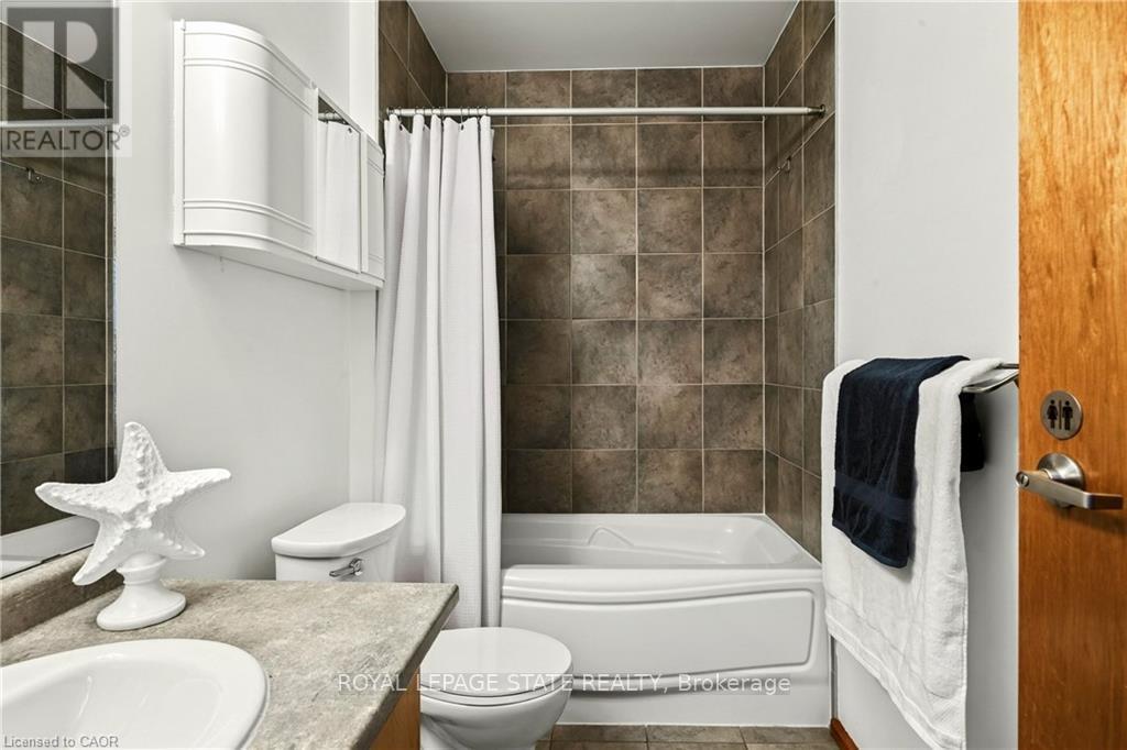 13 - 357 Hunter Street W Property Photo 24