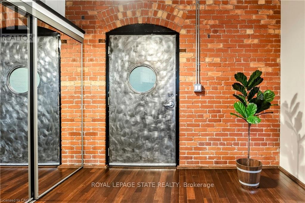 13 - 357 Hunter Street W Property Photo 29