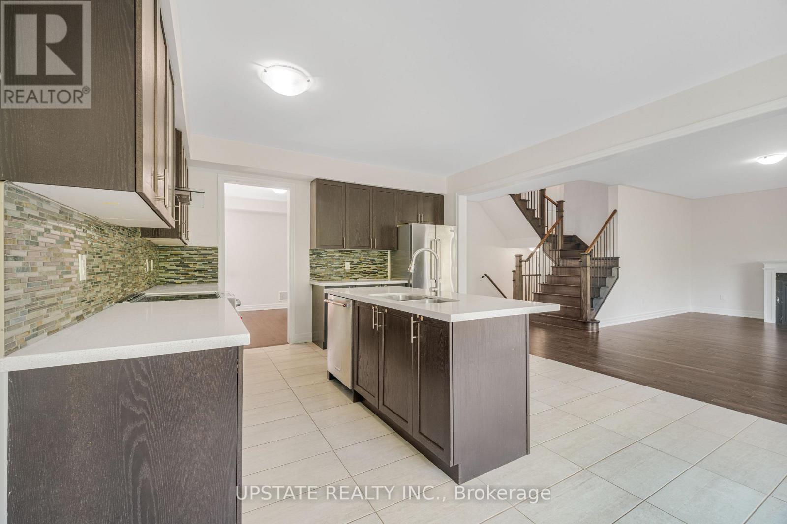 9218 White Oak Avenue N Property Photo 18