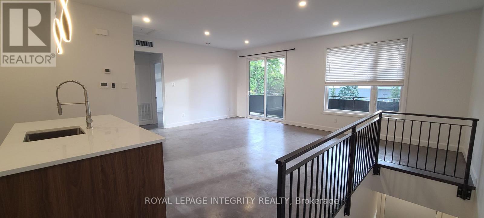 Unit A - 396 Marguerite Avenue Property Photo 3