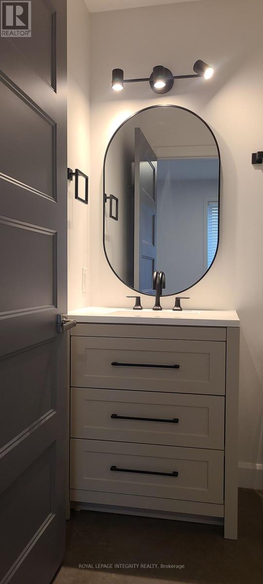 Unit B - 398 Marguerite Avenue Property Photo 8