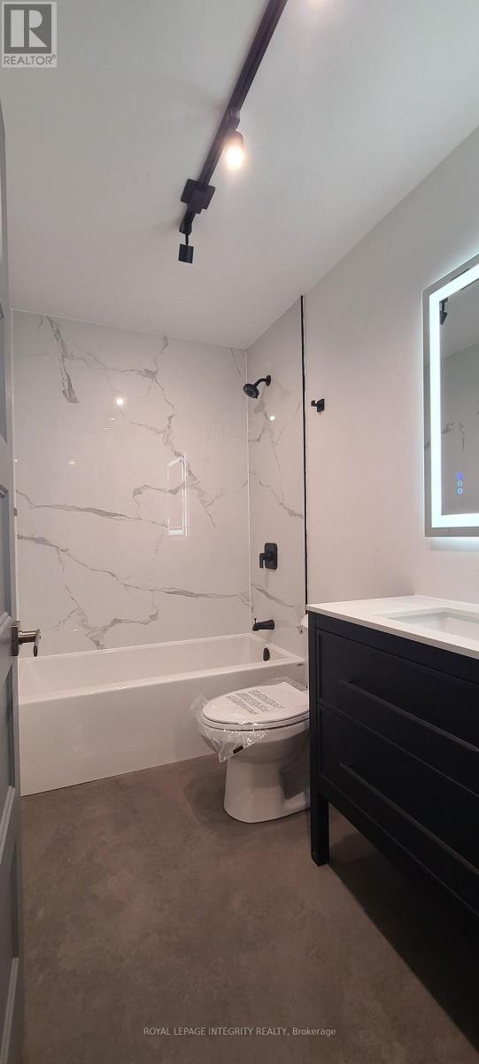 Unit B - 398 Marguerite Avenue Property Photo 13
