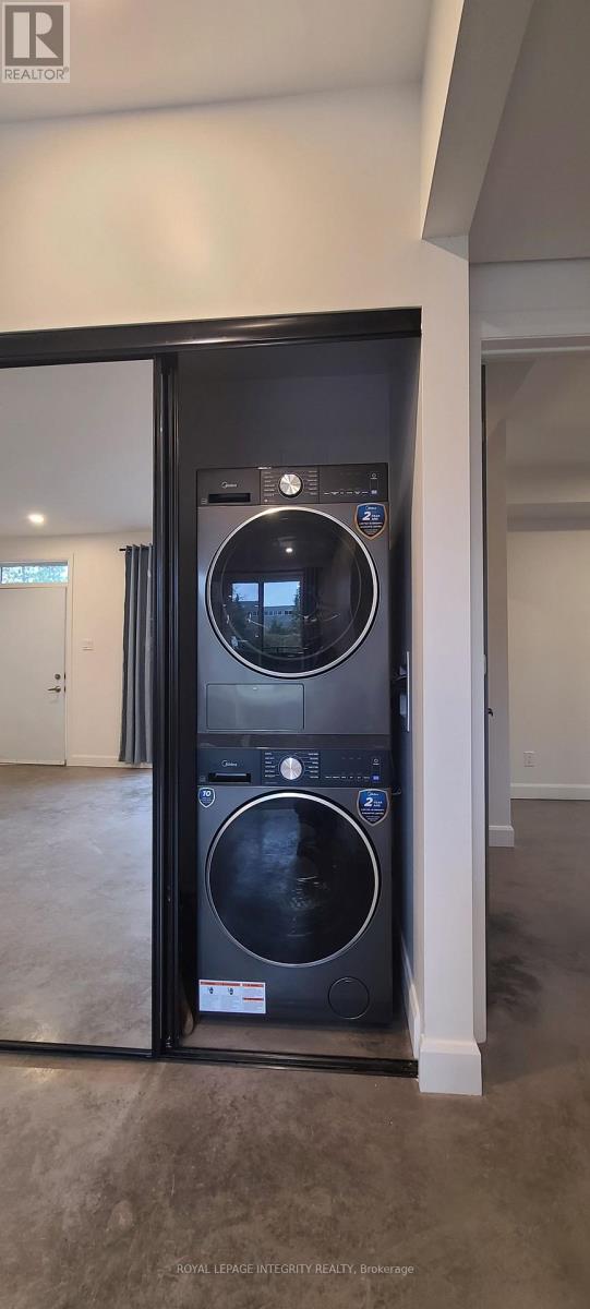 Unit B - 398 Marguerite Avenue Property Photo 14