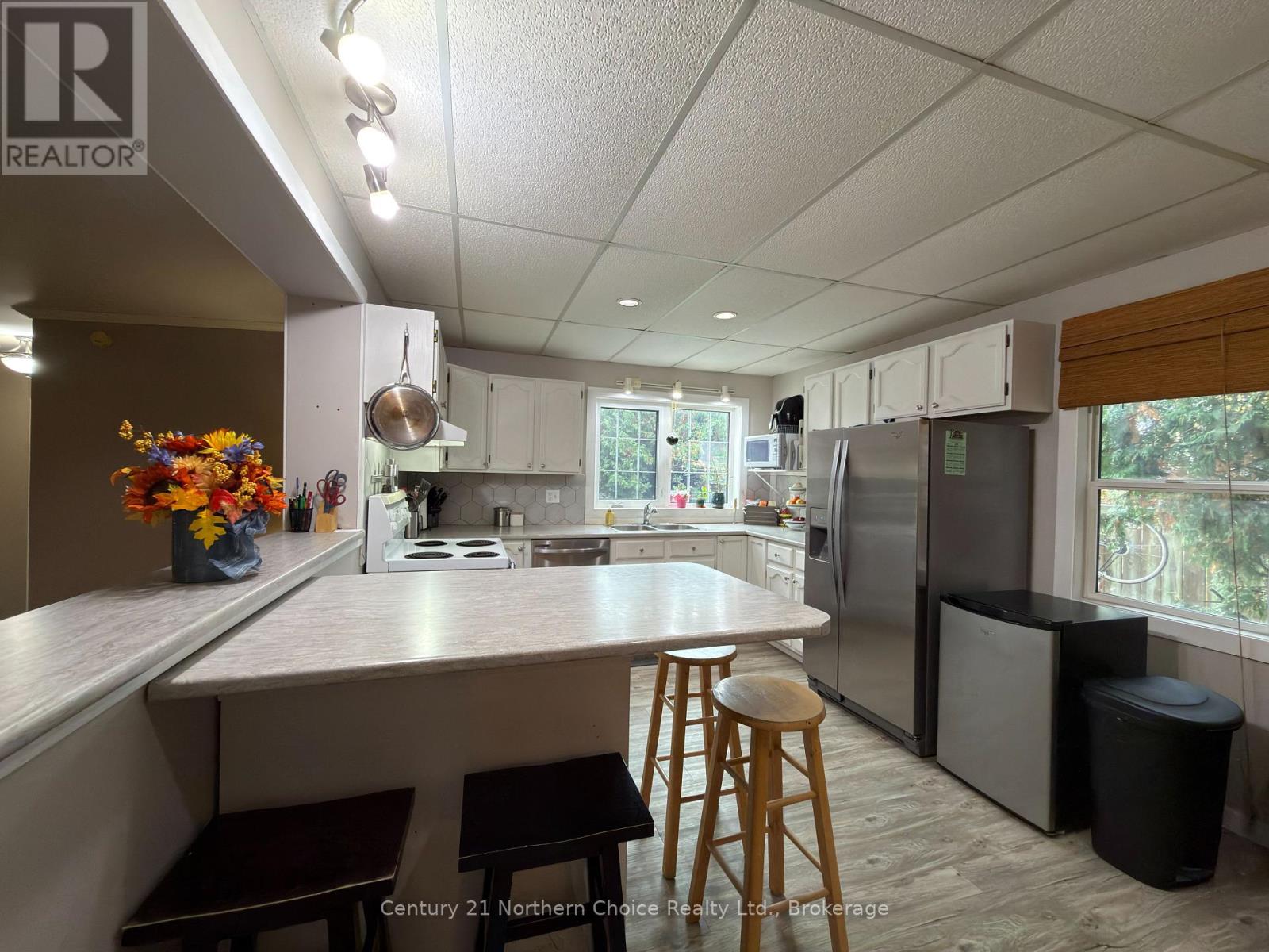 648 Scott Street Property Photo 11