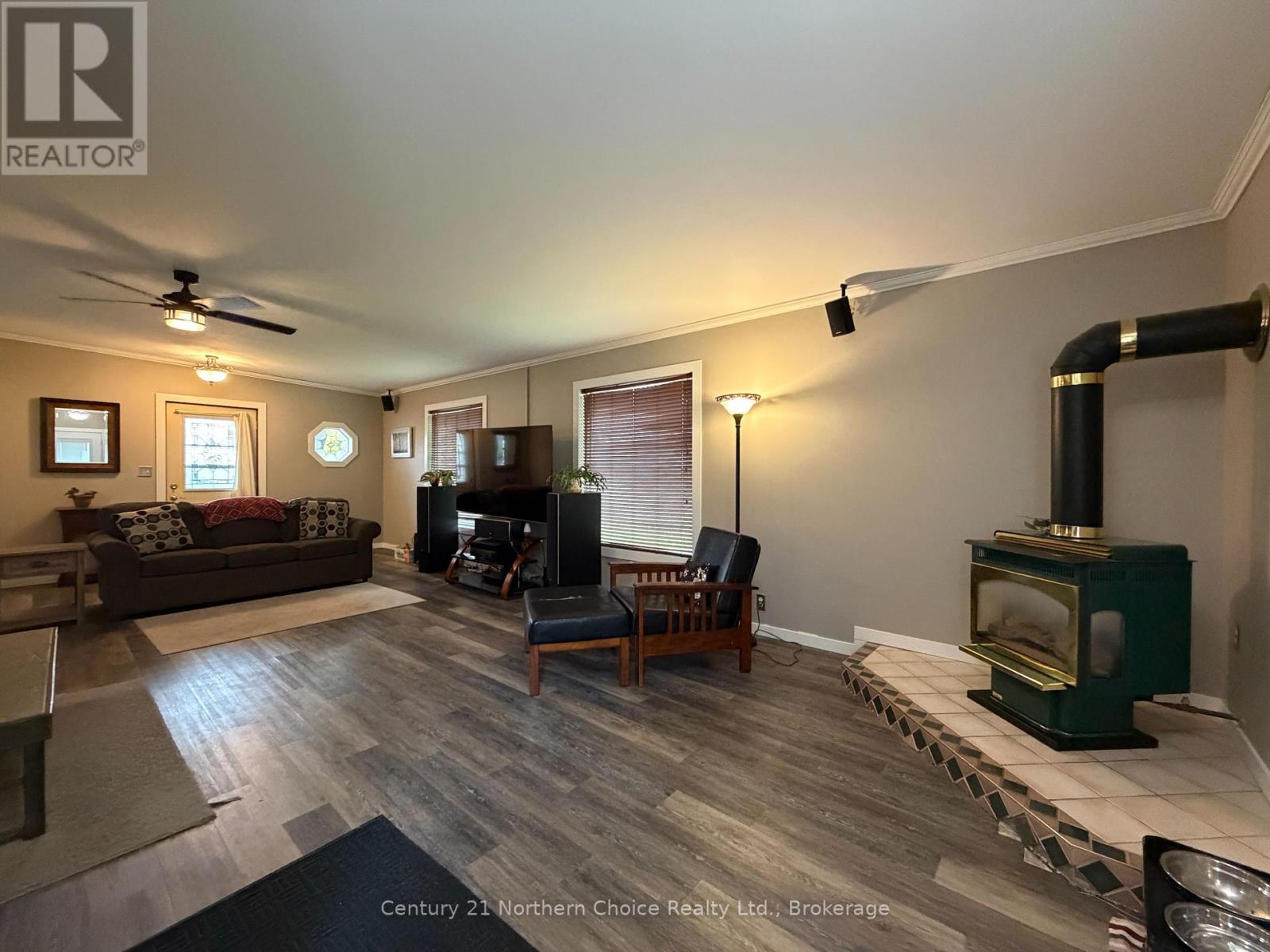 648 Scott Street Property Photo 16