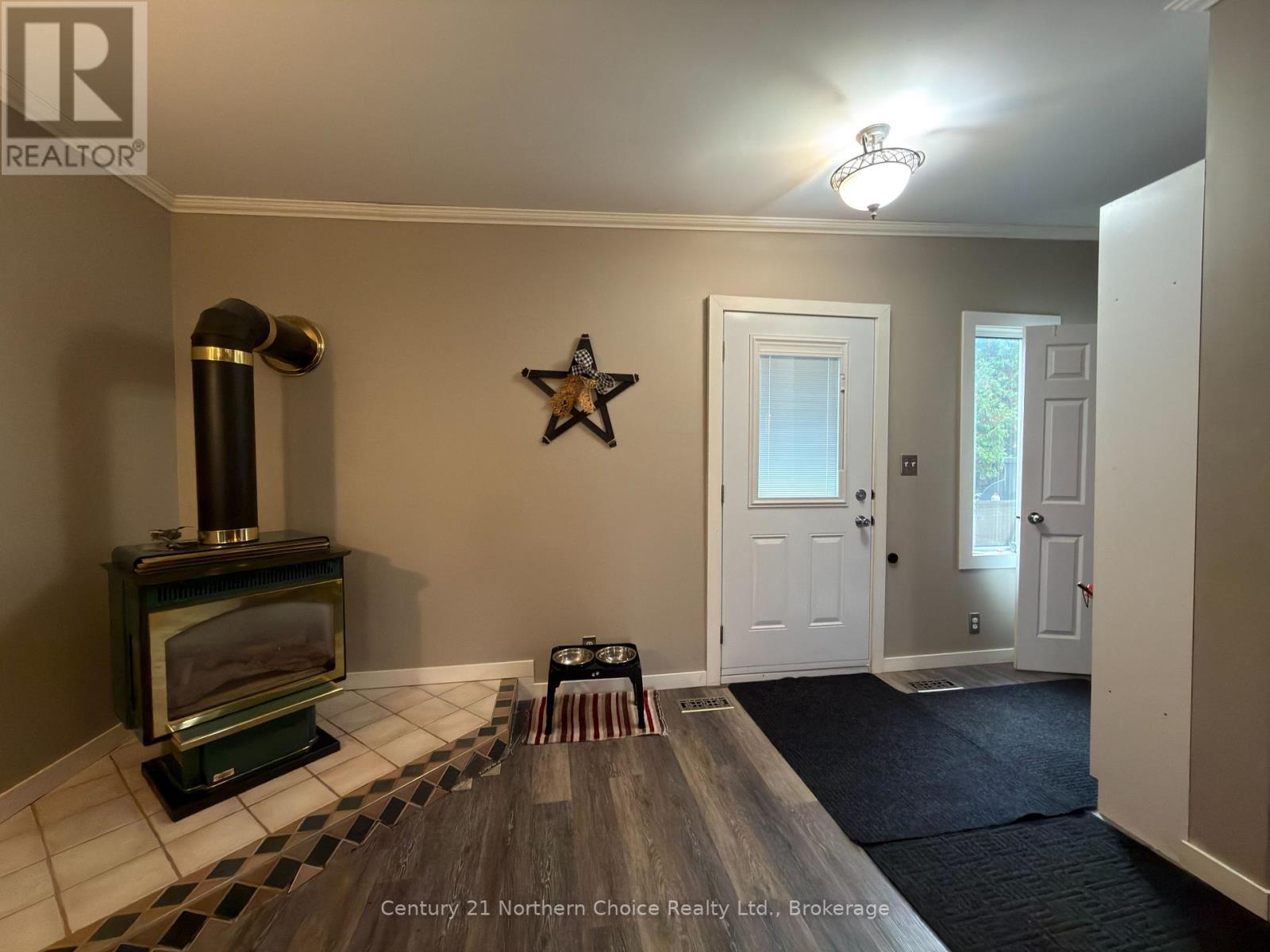 648 Scott Street Property Photo 18