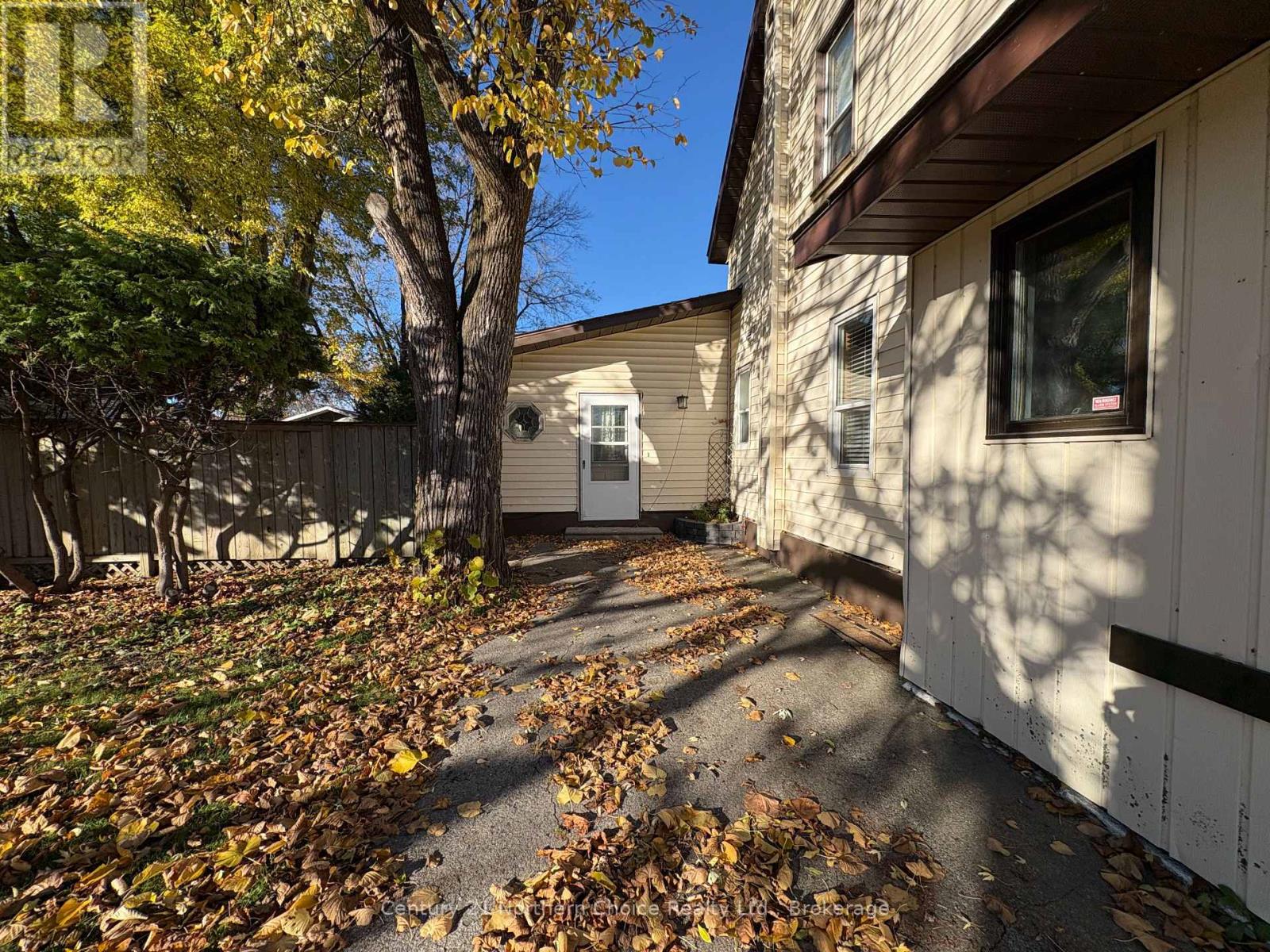 648 Scott Street Property Photo 49