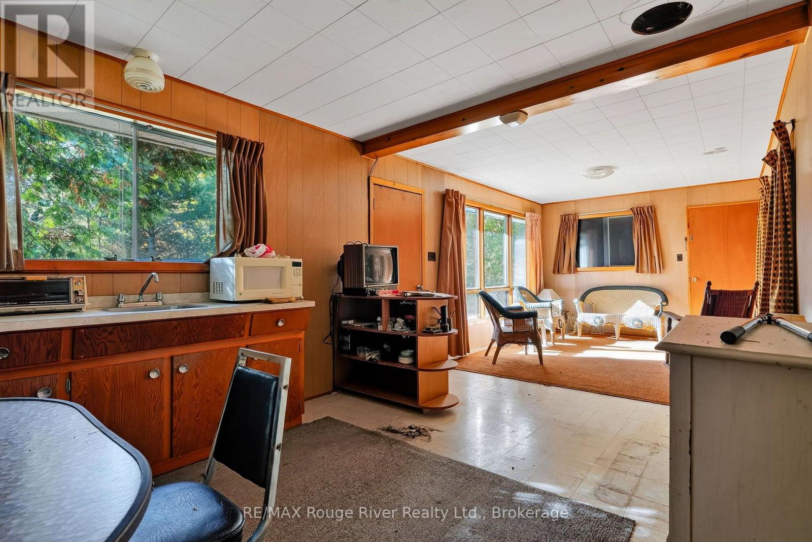8999 Glendale Drive Property Photo 13