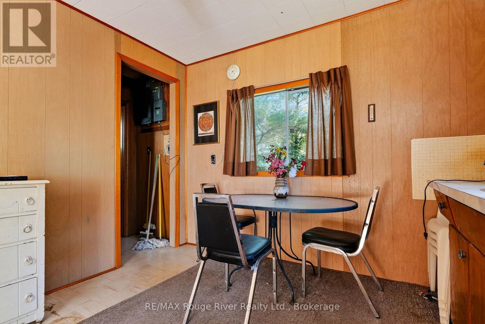 8999 Glendale Drive Property Photo 14