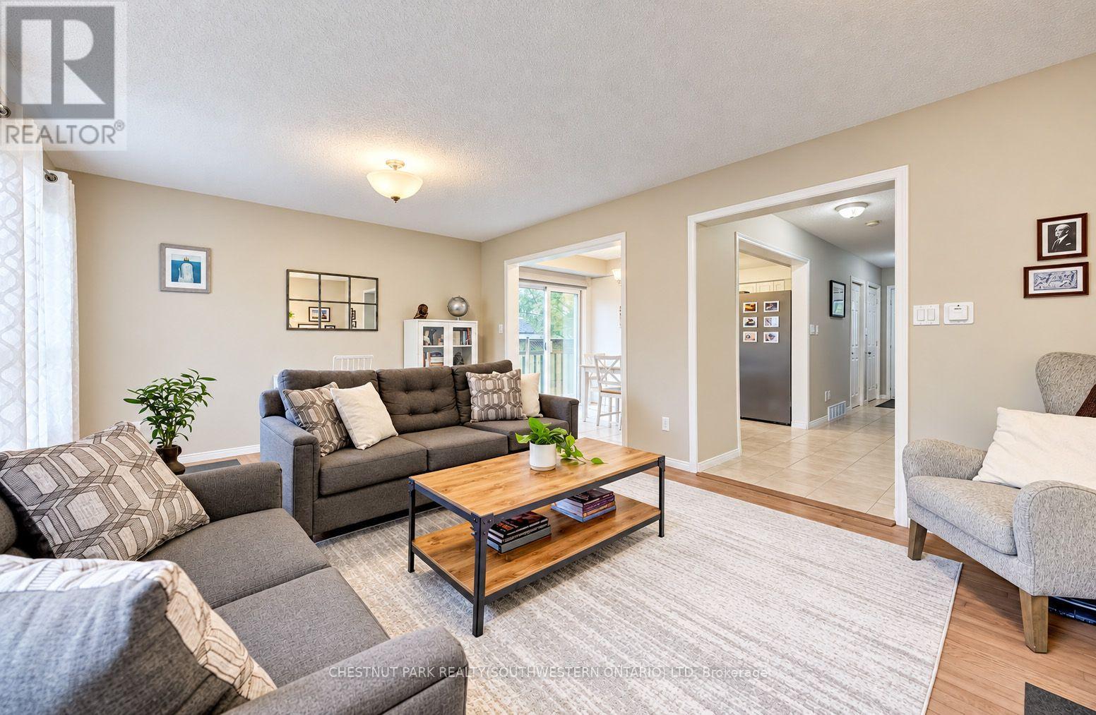 24 White Sands Court Property Photo 15