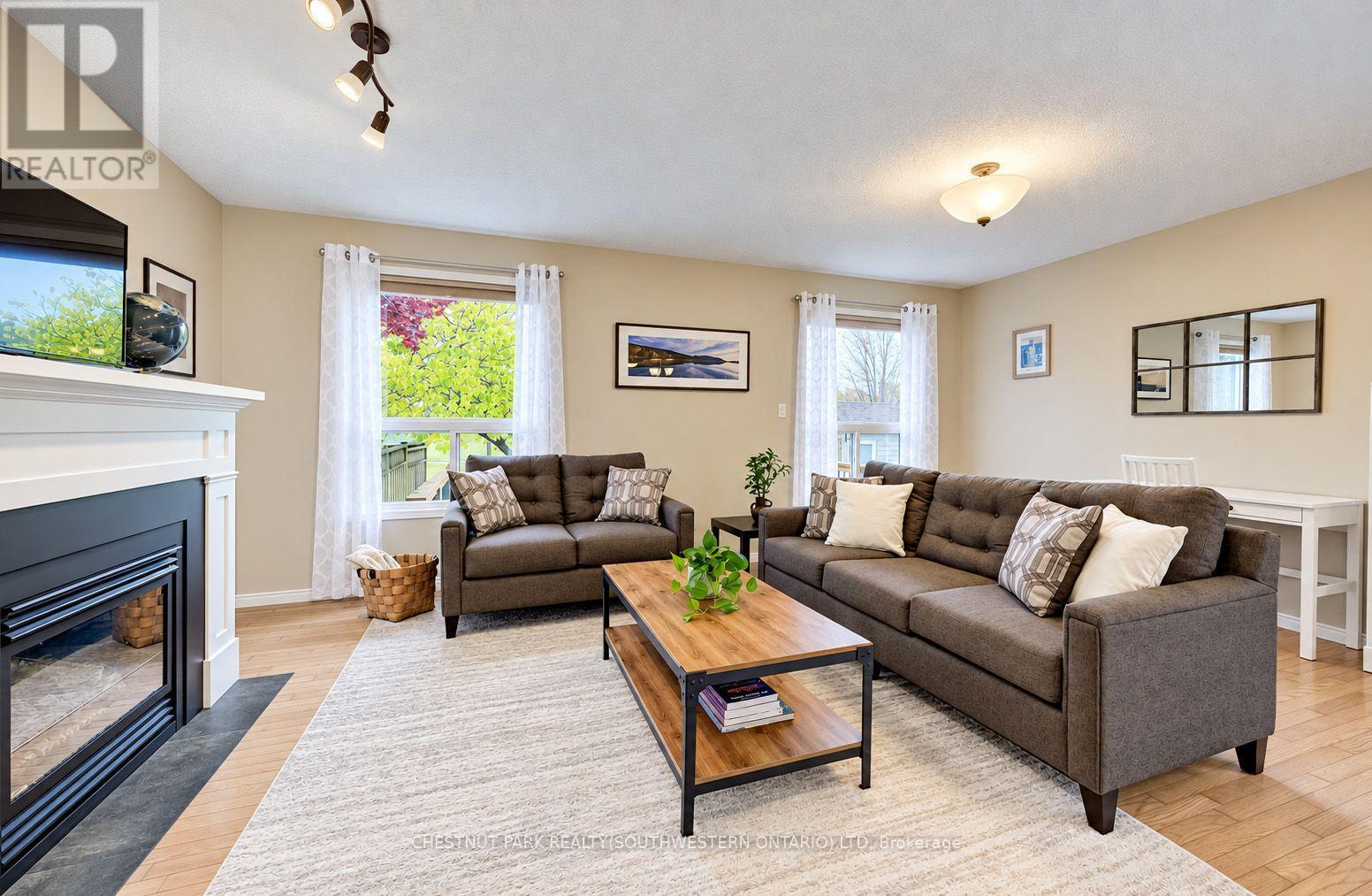 24 White Sands Court Property Photo 16
