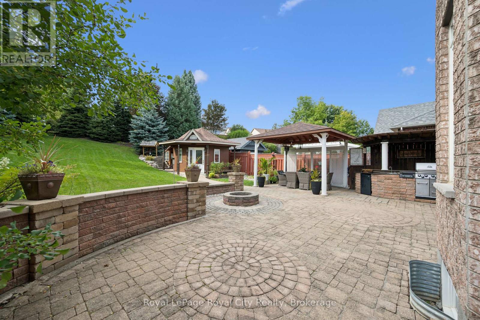 26 Frasson Drive Property Photo 3