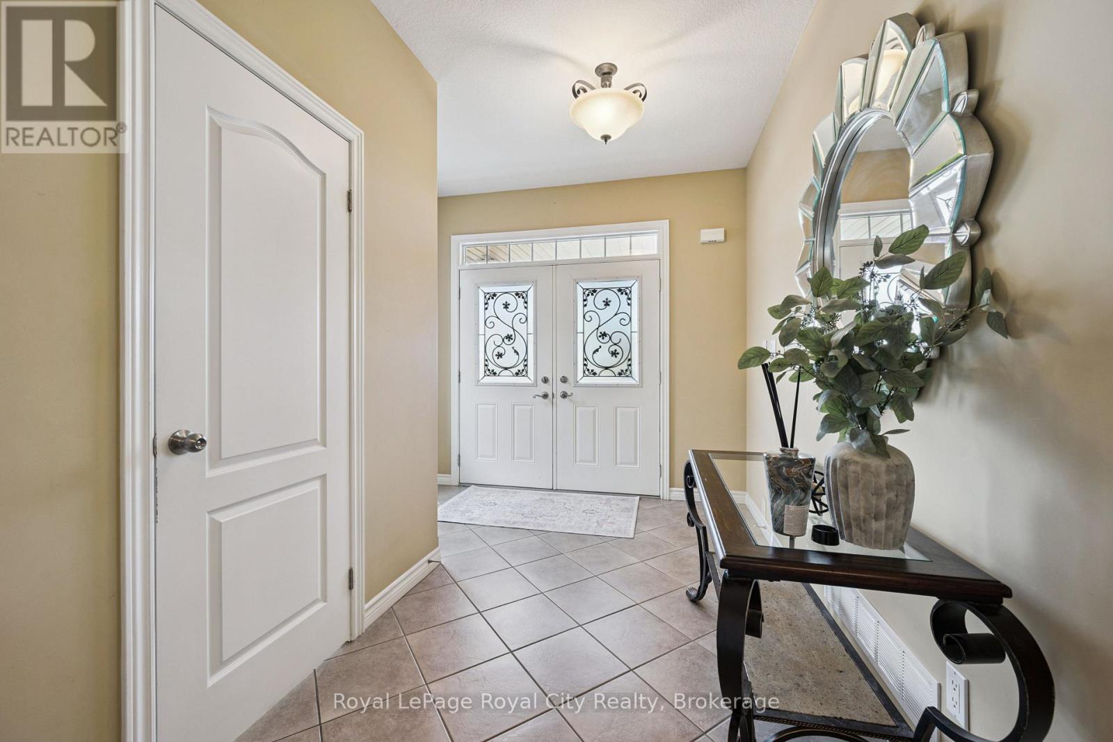 26 Frasson Drive Property Photo 8