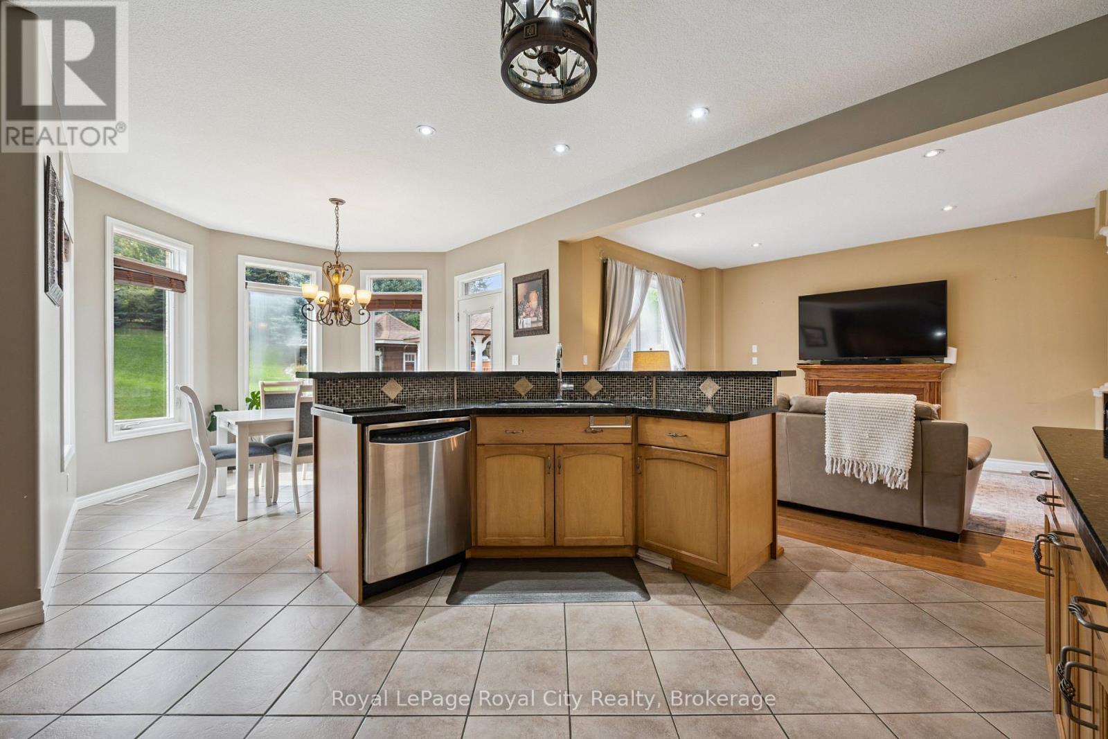 26 Frasson Drive Property Photo 16
