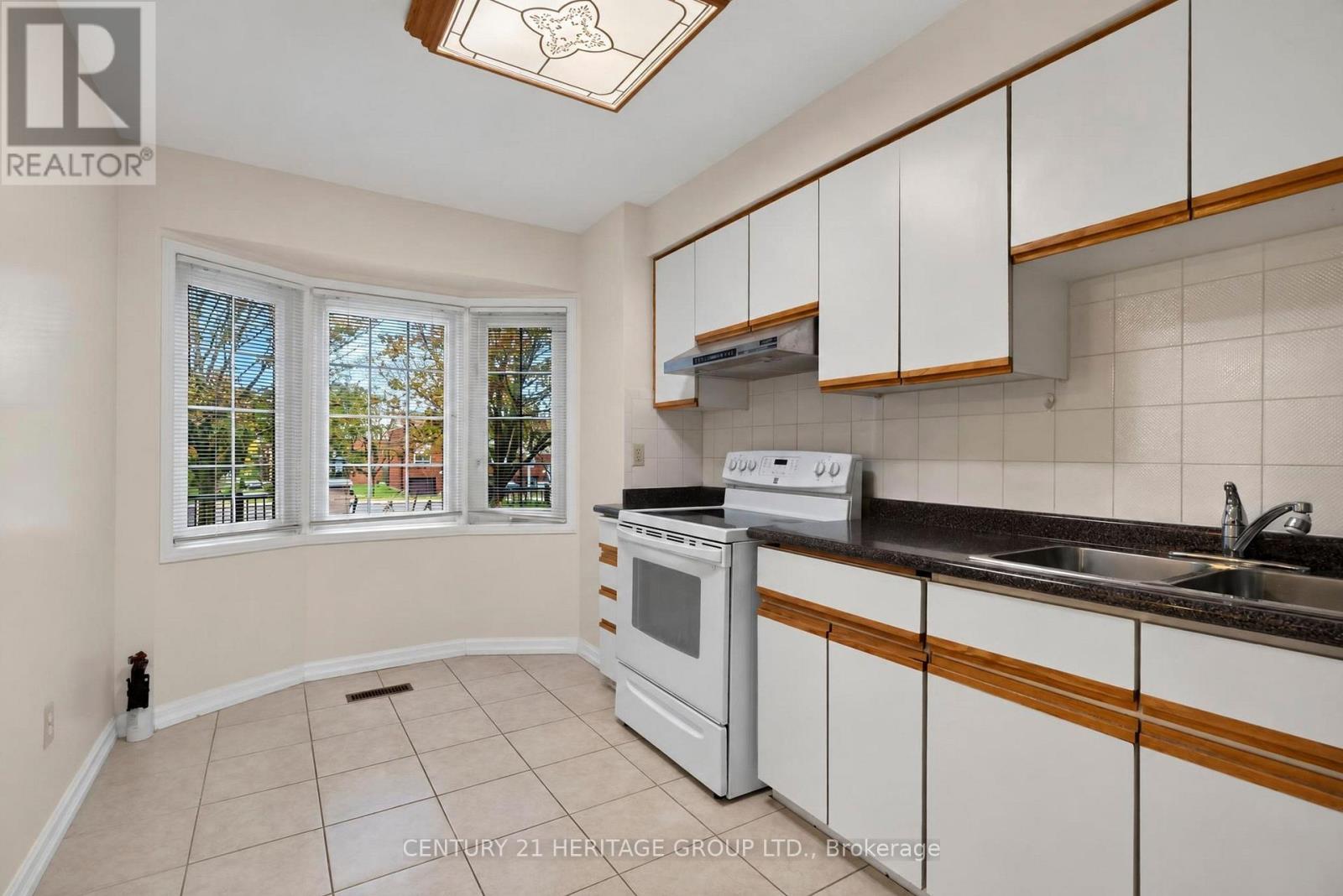 15 - 38 Elora Drive Property Photo 16