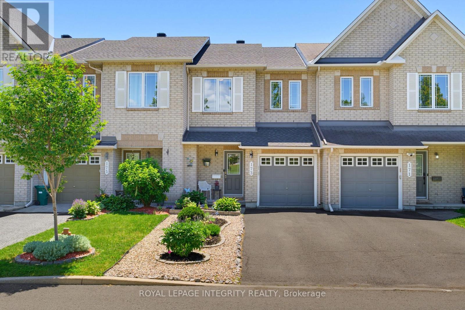 173 Silvermoon Crescent Property Photo 3