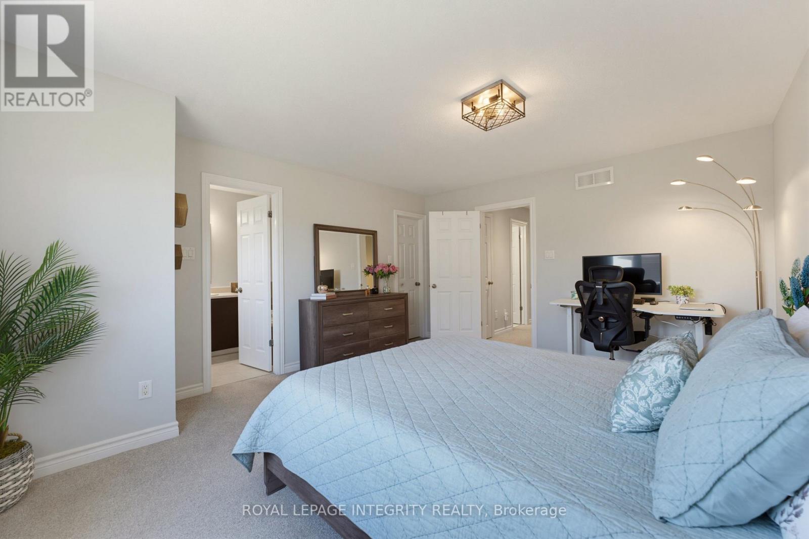 173 Silvermoon Crescent Property Photo 27