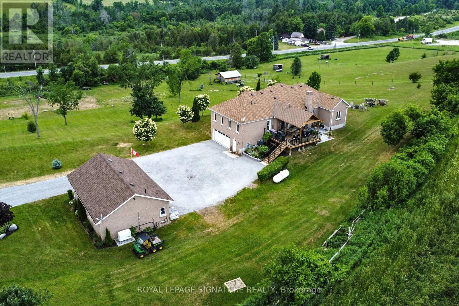 4 Concession Rd 8 E Property Photo 1