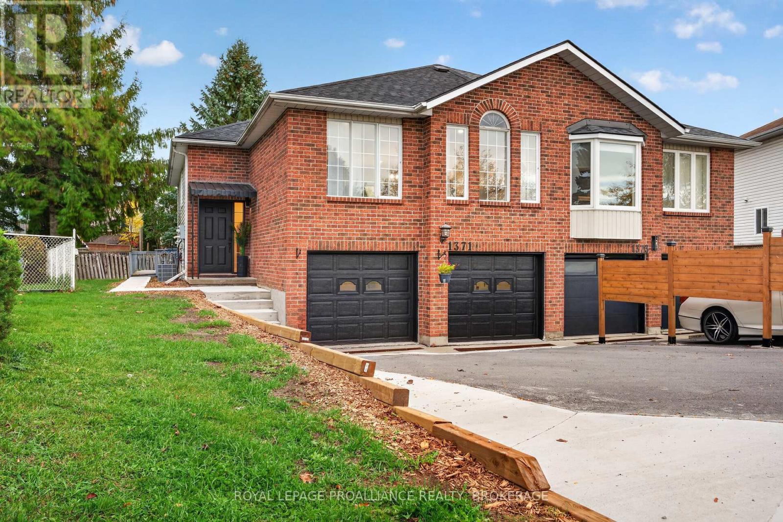 1371 Brackenwood Crescent Property Photo 1