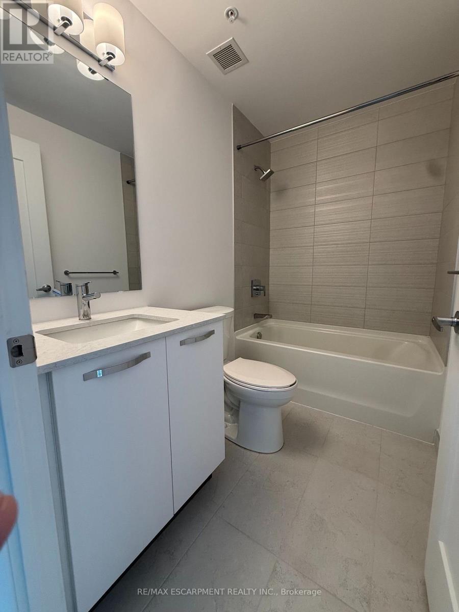 526 - 75 James Street S Property Photo 9