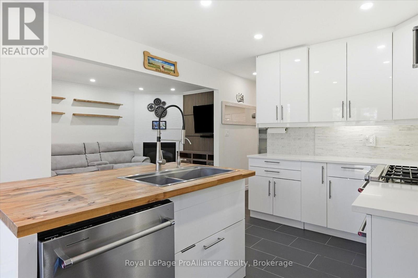 1316 Scollard Drive Property Photo 11