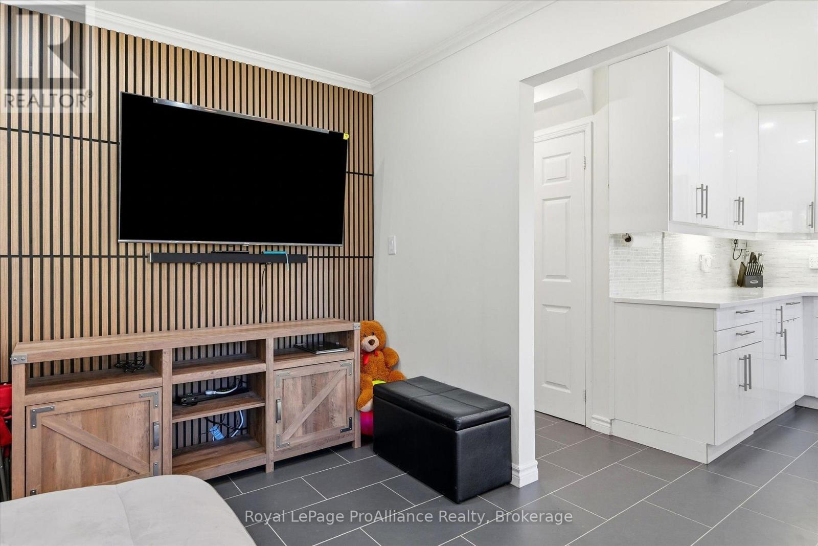 1316 Scollard Drive Property Photo 16