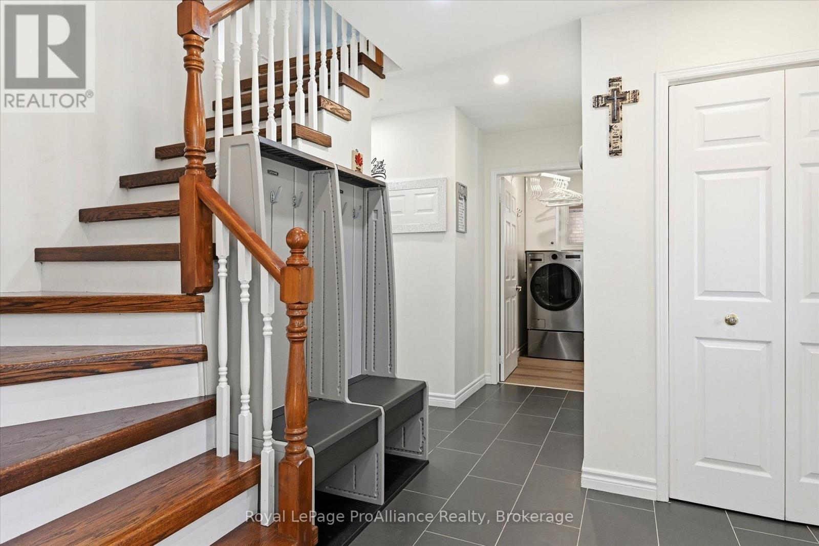 1316 Scollard Drive Property Photo 29