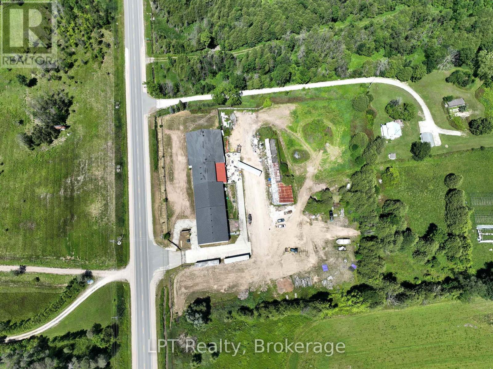 317505 Highway 6&10 Property Photo 6