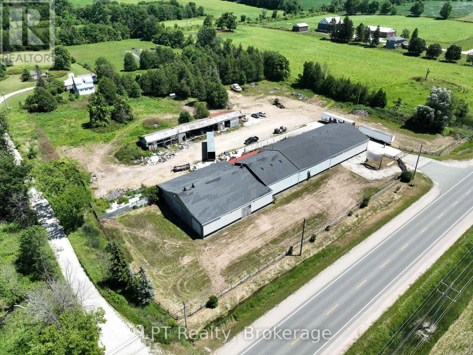 317505 Highway 6&10 Property Photo 8