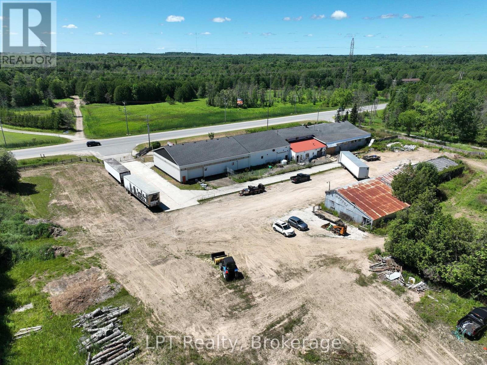 317505 Highway 6&10 Property Photo 12
