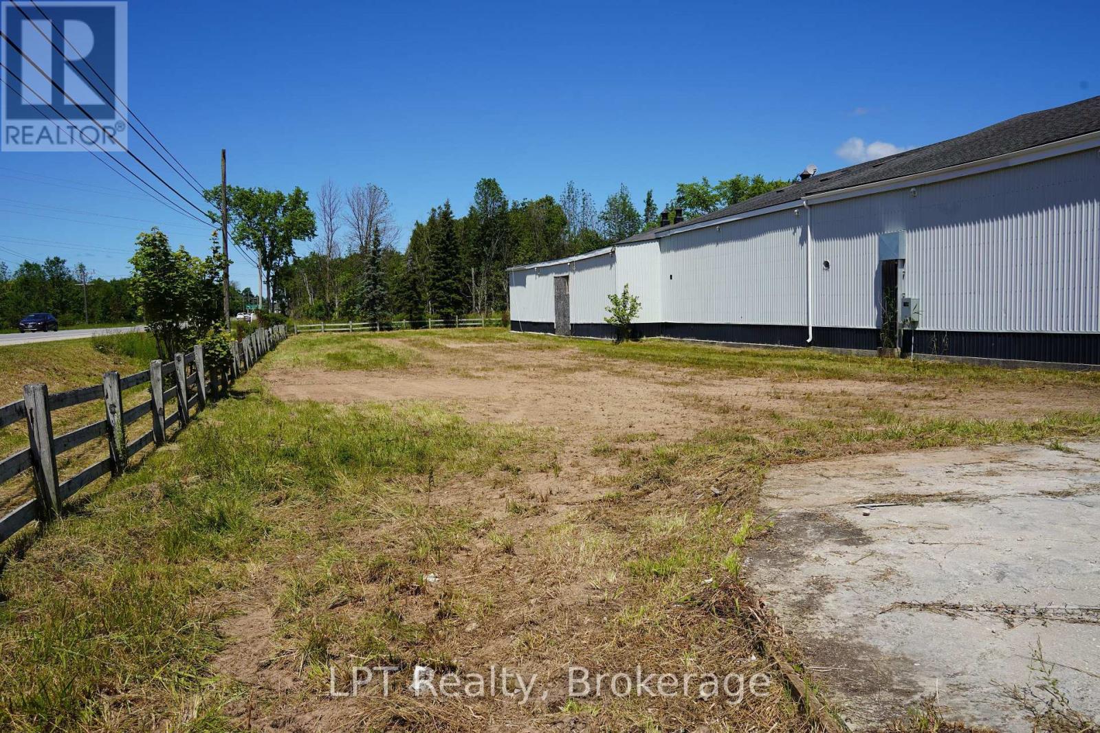 317505 Highway 6&10 Property Photo 25