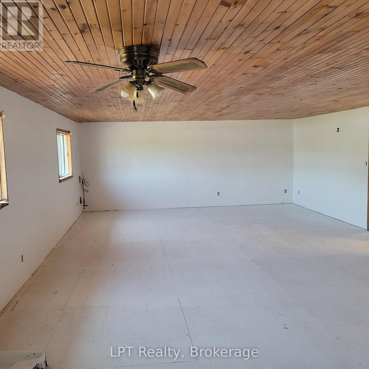 317505 Highway 6&10 Property Photo 35