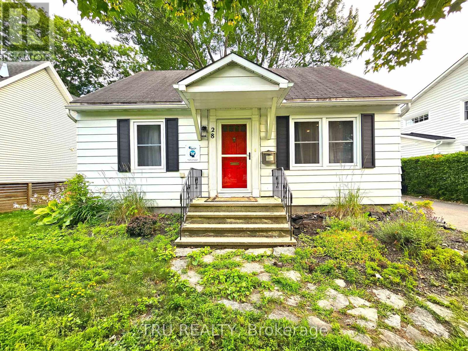 28 Arundel Avenue Property Photo 1