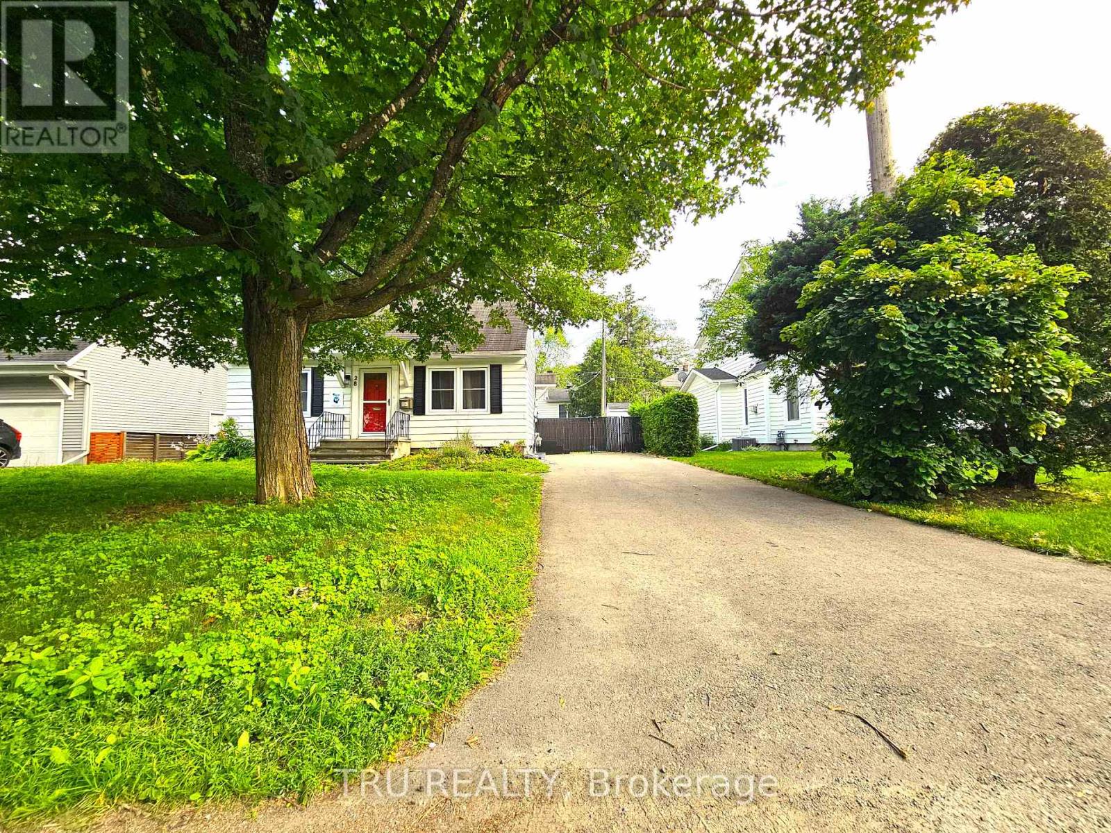 28 Arundel Avenue Property Photo 3