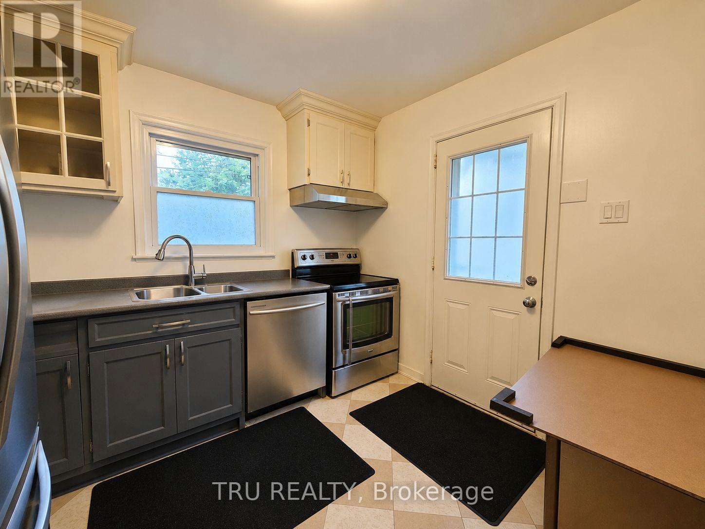 28 Arundel Avenue Property Photo 11