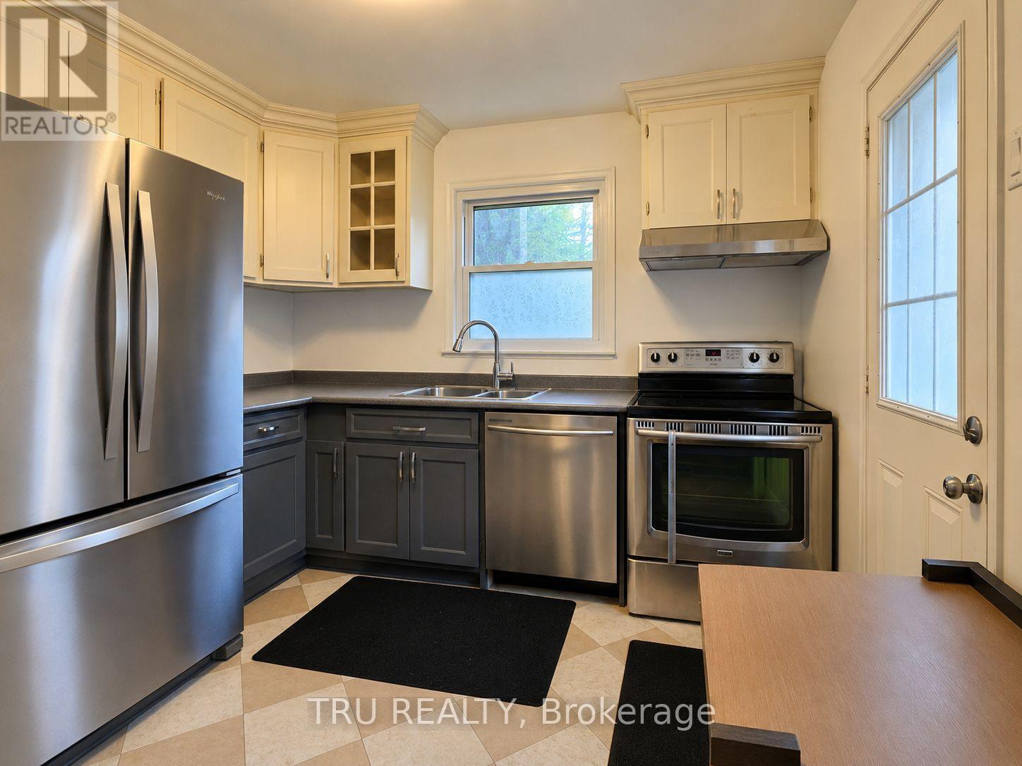 28 Arundel Avenue Property Photo 12