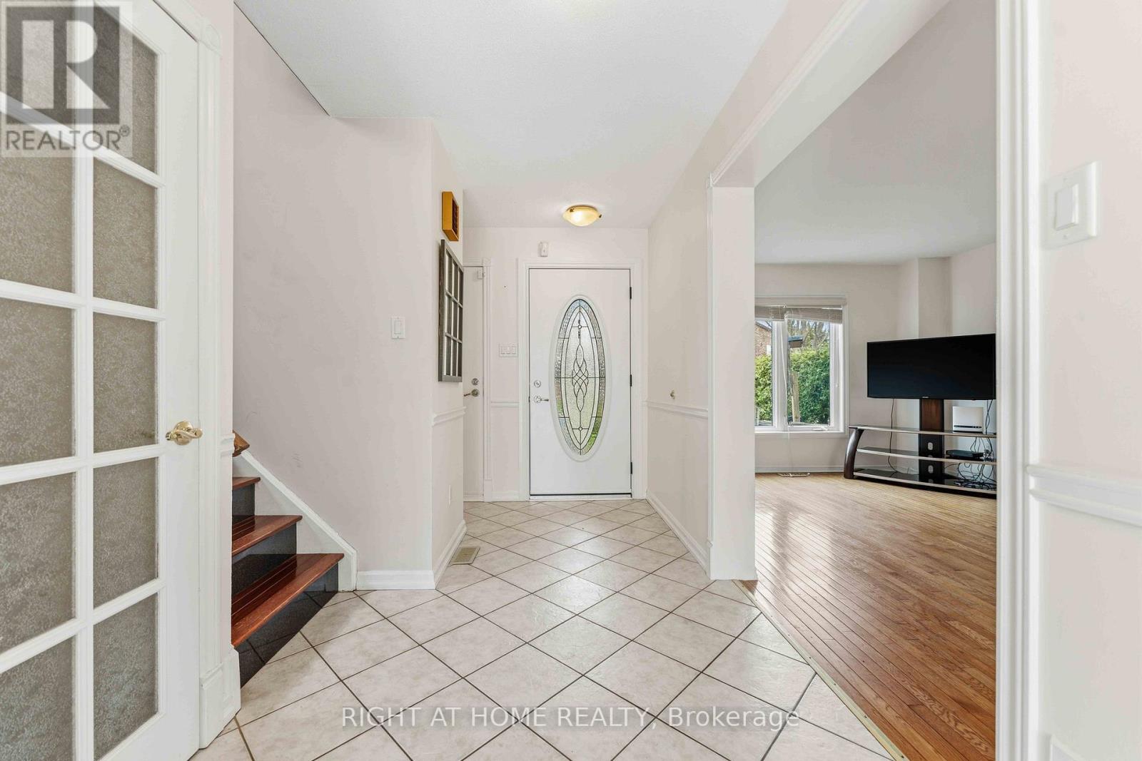 26 Denham Way Property Photo 4